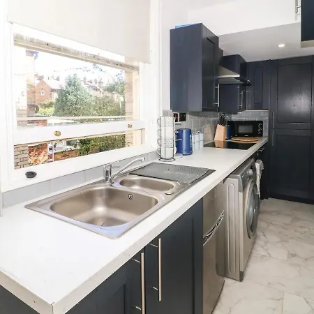 Located Centrally For Up To 4 Guests