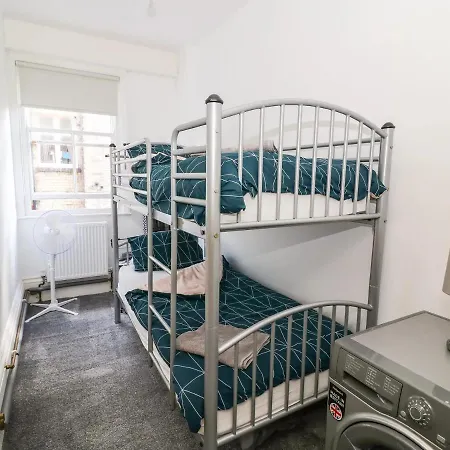 Located Centrally For Up To 4 Guests Apartament *