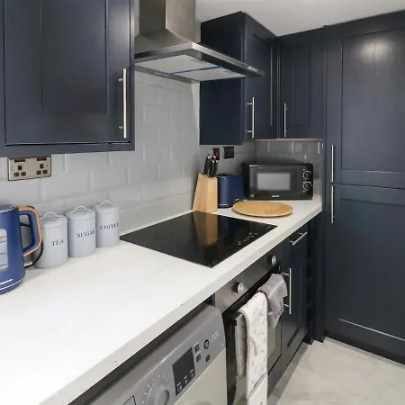 Located Centrally For Up To 4 Guests *